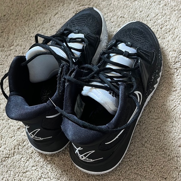 Kyrie 7 black white - Picture 1 of 4